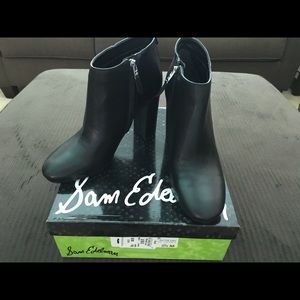 Sam Edelman Ankle Zip Boots. Size 8.5